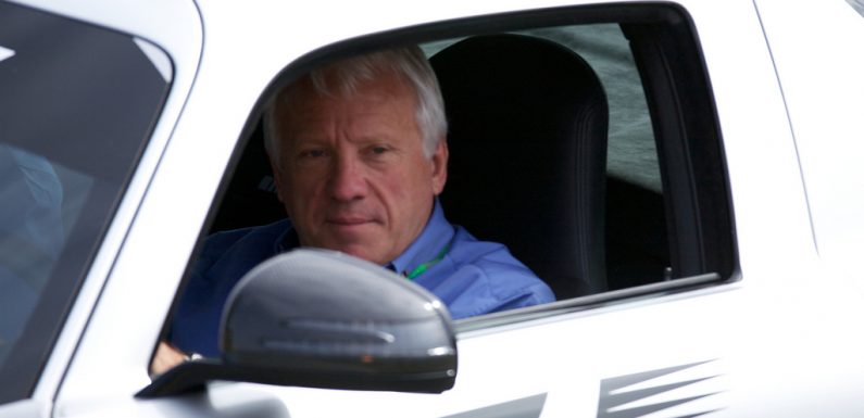 Addio a Charlie Whiting, l’uomo della bandiera a scacchi